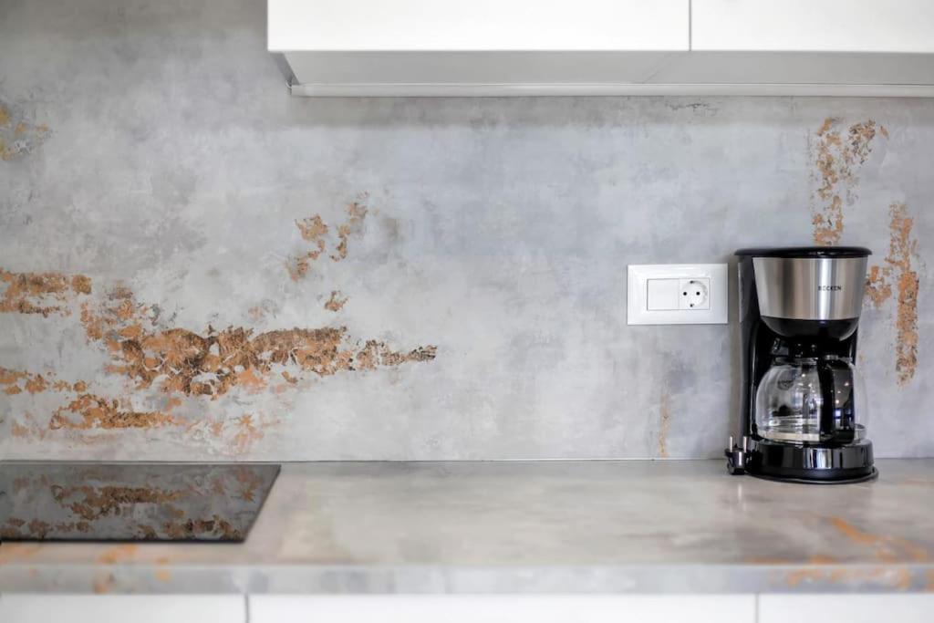 Studio In Torres Del Sol Griffin Near The Beach アロナ エクステリア 写真