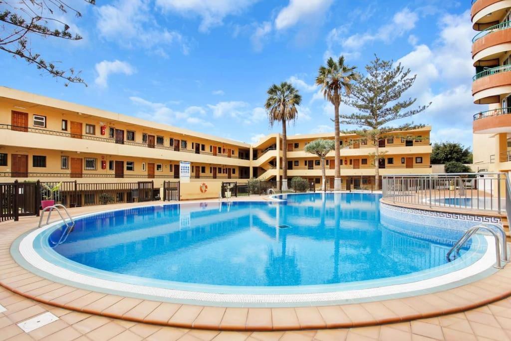 Studio In Torres Del Sol Griffin Near The Beach アロナ エクステリア 写真