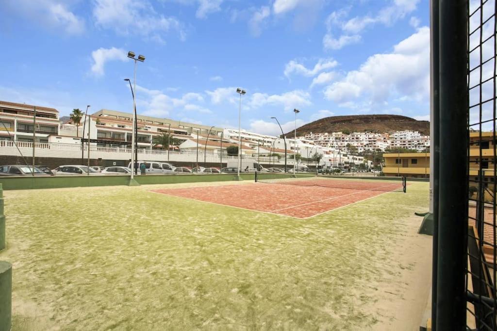 Studio In Torres Del Sol Griffin Near The Beach アロナ エクステリア 写真